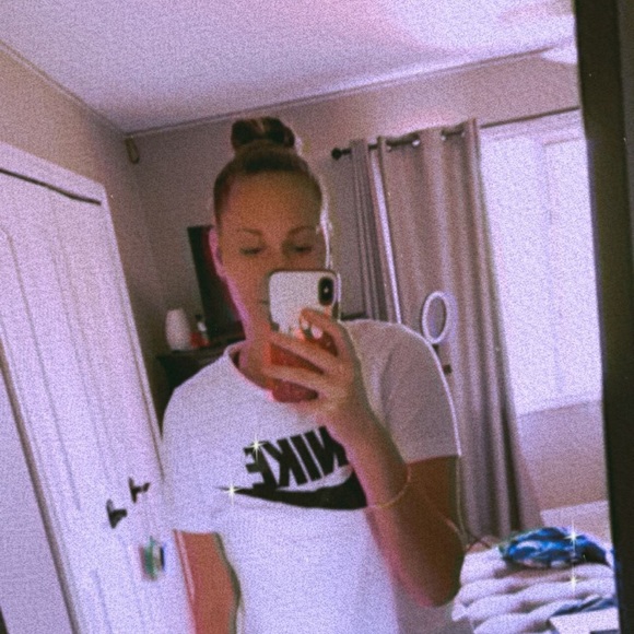 Meet your Posher, Olivia - Picture 1 of 1